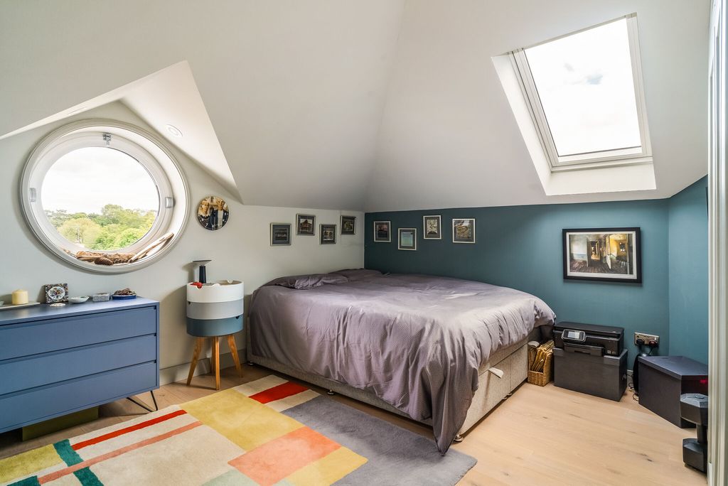 Additional image 8 of 3 bed penthouse for saleWellington Square, Cheltenham GL50