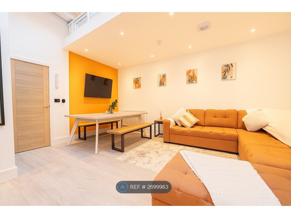 Additional image 3 of 8 bed terraced house to rentClare Street, Bridgwater TA6