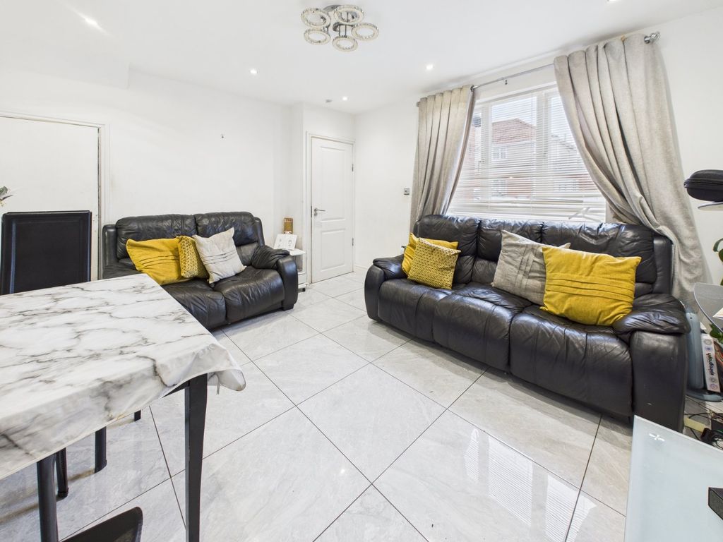Additional image 7 of 3 bed terraced house for saleBeaumont Road, Slough, Berkshire SL2