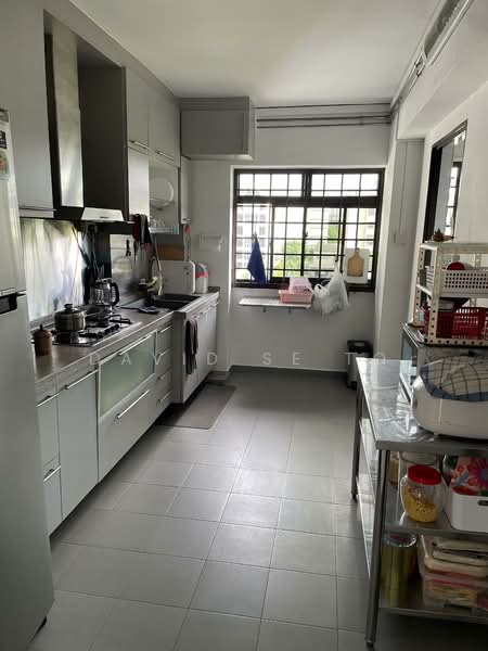 578 Hougang Avenue 4 photo 5