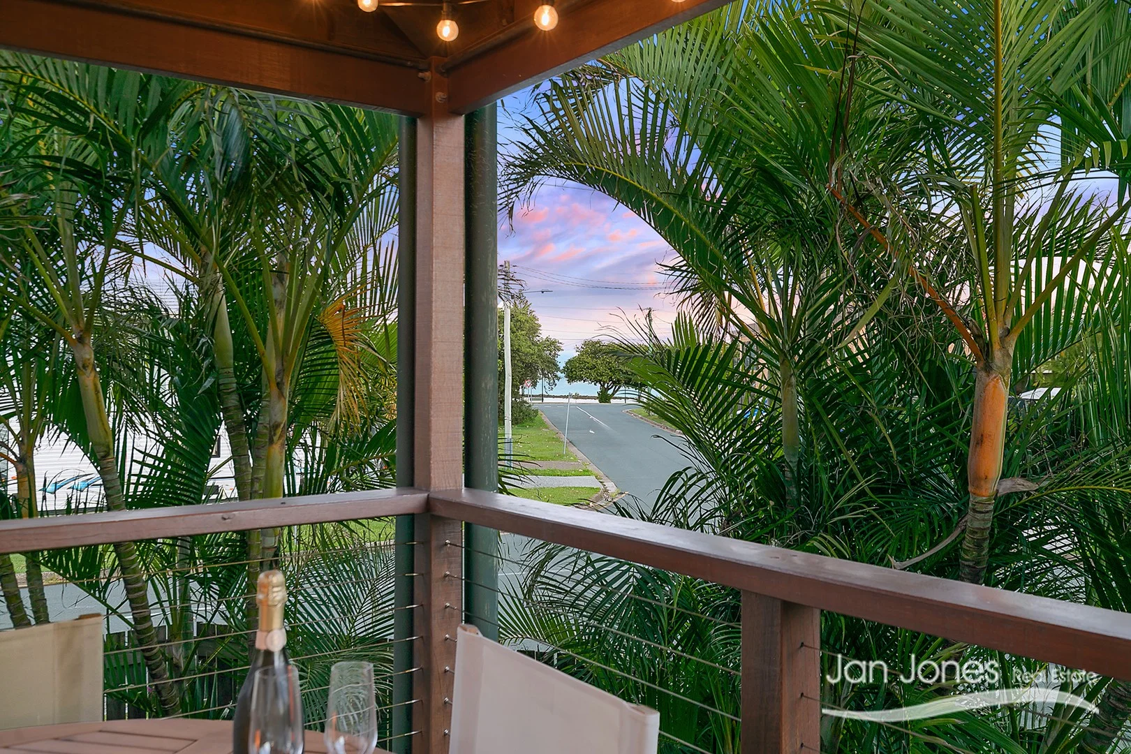 1 Robert Street, Clontarf QLD 4019