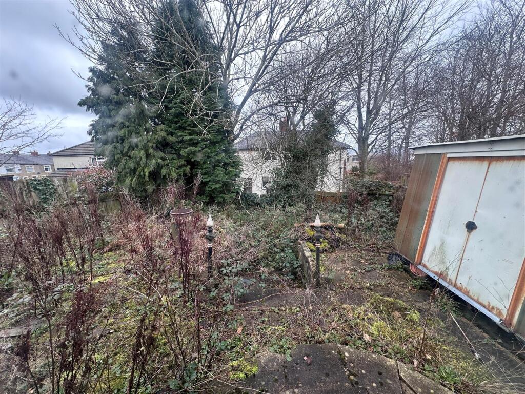 Peebles Grove, Burnley photo 4