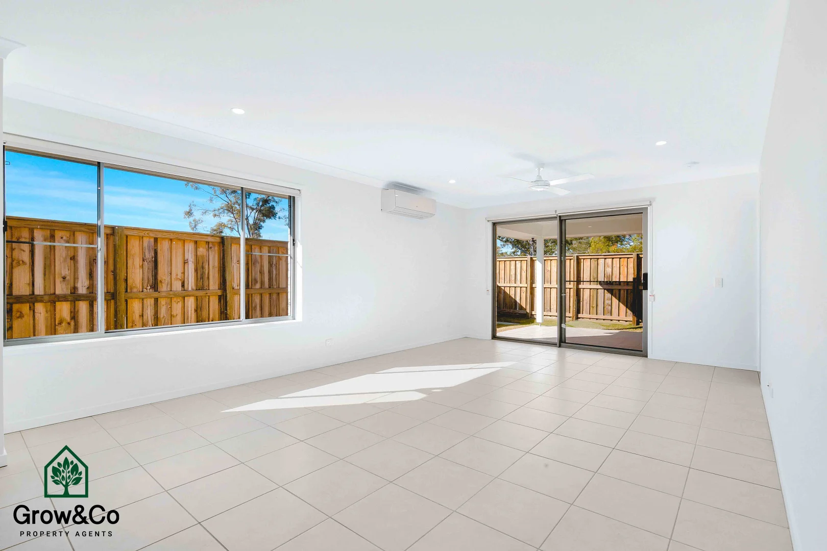 38 Chambers Ridge Boulevard, Park Ridge QLD 4125 photo 4