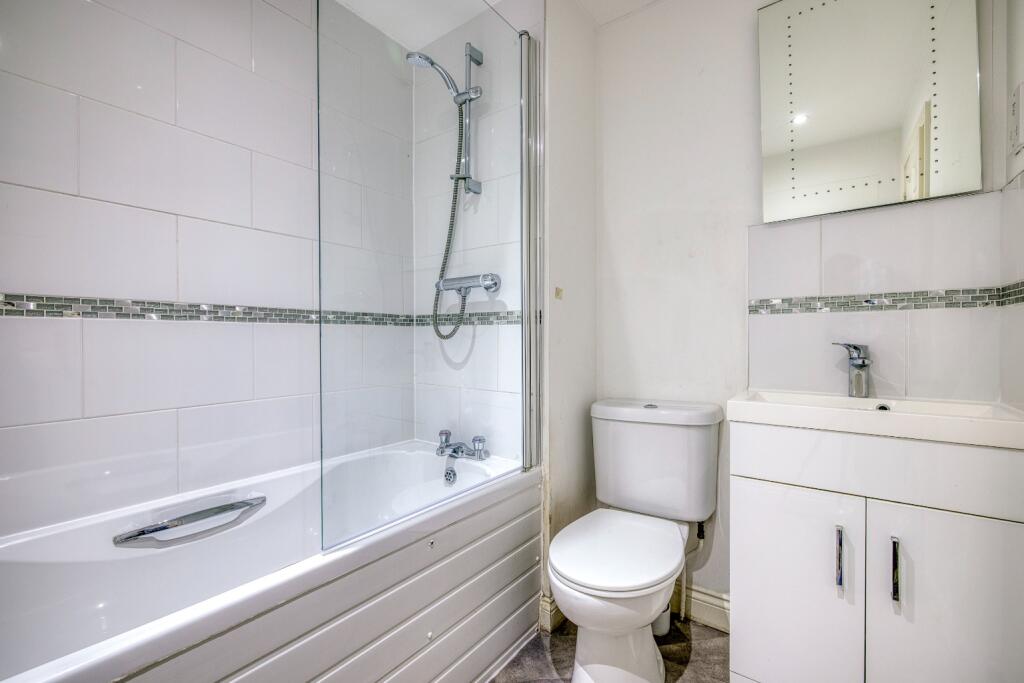Additional image 17 of Central Wells, walking distance to all facilities