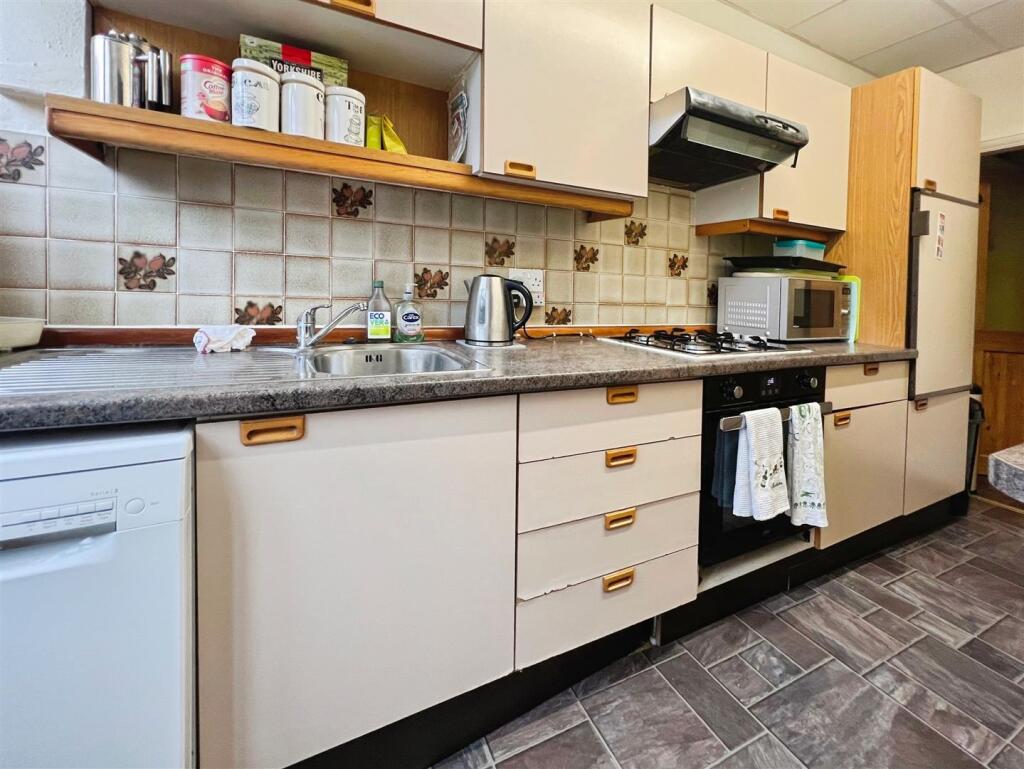 Additional image 12 of Gordon Terrace, Bradford, BD10 8LS
