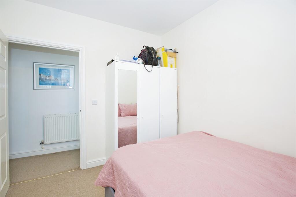 Additional image 9 of Crofton Avenue, Yeovil