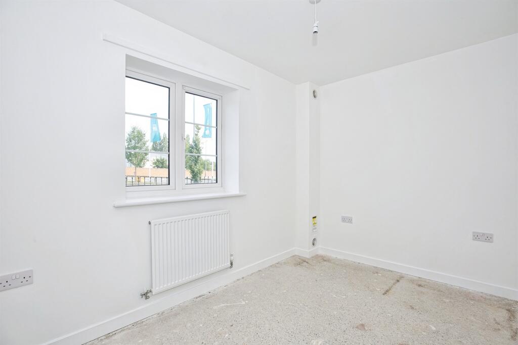 Raven Court, Houndstone, Yeovil photo 4