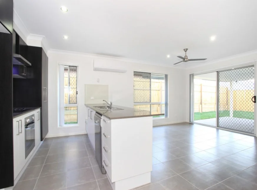 8 Mariana Court, Mango Hill QLD 4509 photo 2