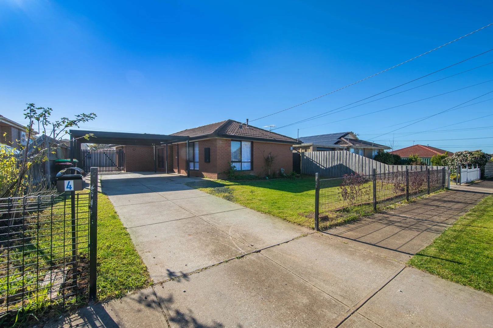4 Burleigh Road, Melton VIC 3337