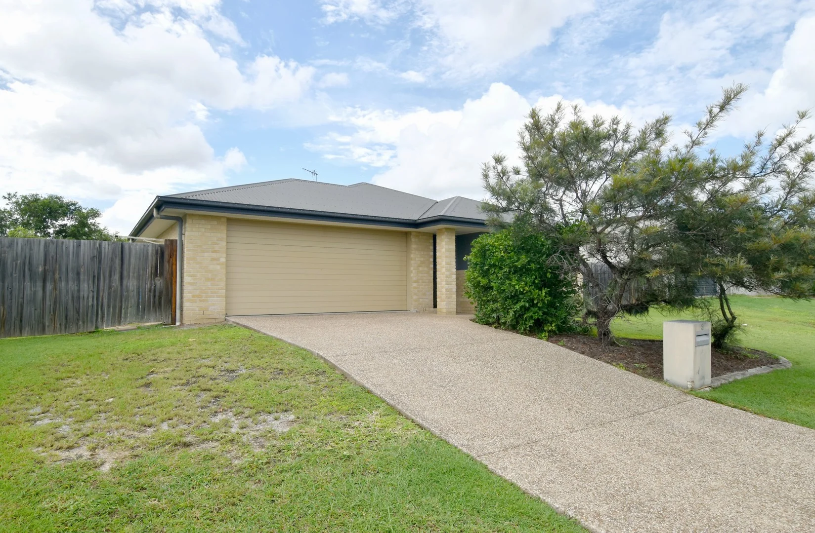 3 Bellbird Circuit, New Auckland QLD 4680