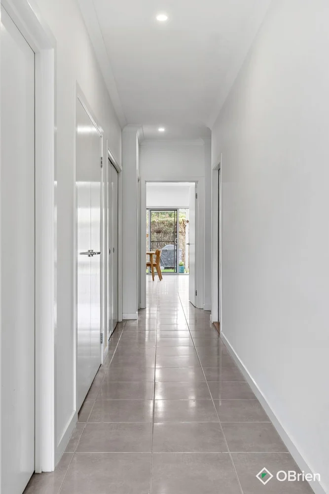 11/2 Sanoma Drive, Skye VIC 3977 photo 2