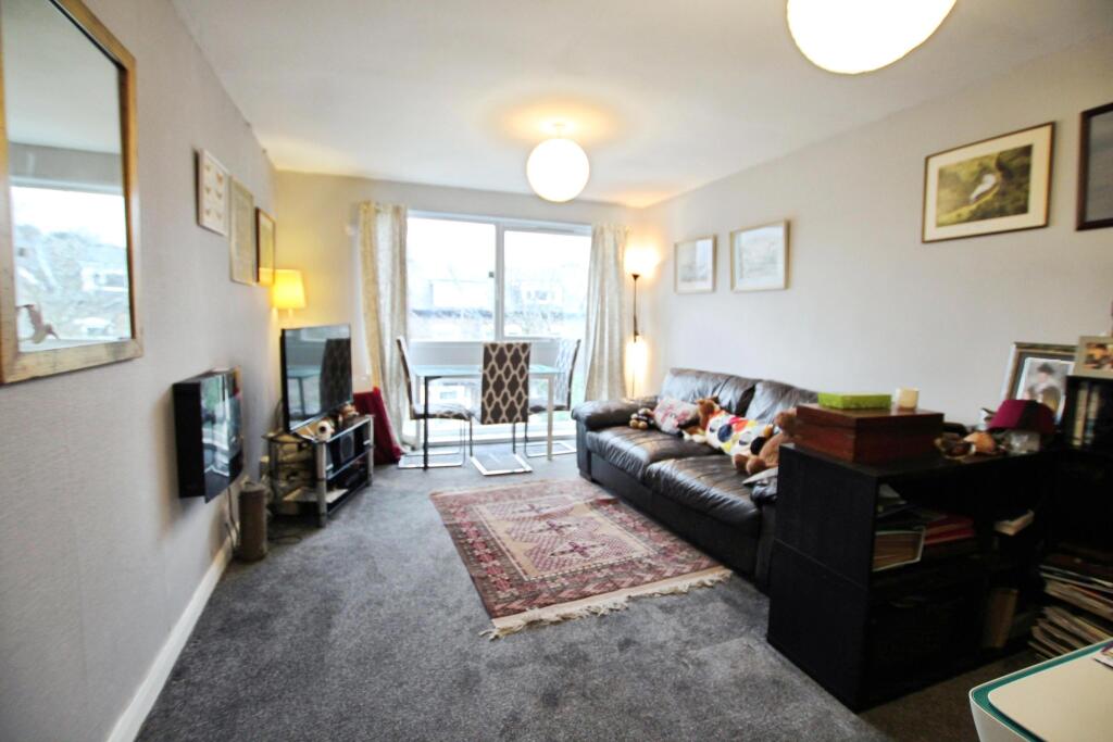 Bradford Road, West Yorkshire, Shipley, BD18 photo 3