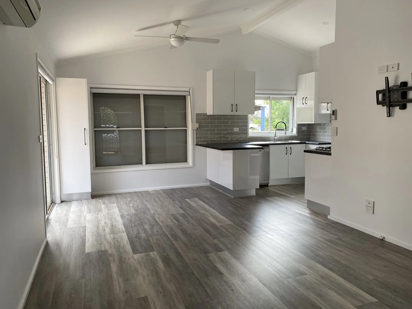 Additional image 3 of 1/64 Union Street, Forbes NSW 2871