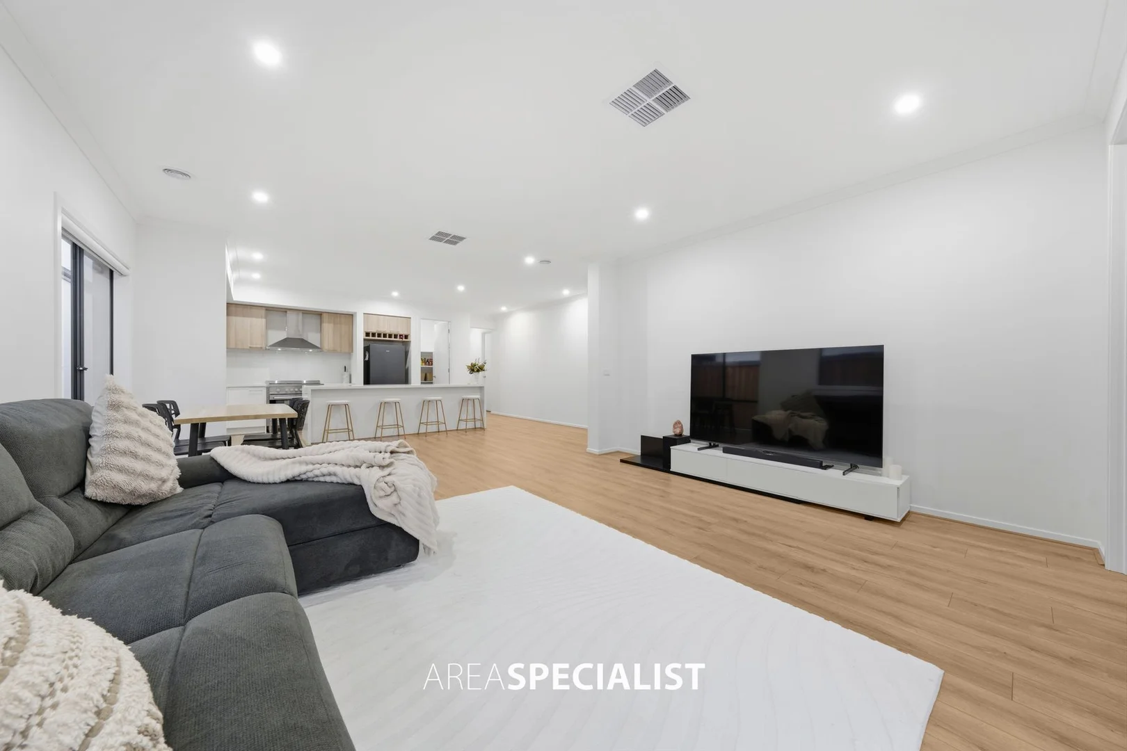 Additional image 10 of 18 Celevan Street, Clyde North VIC 3978