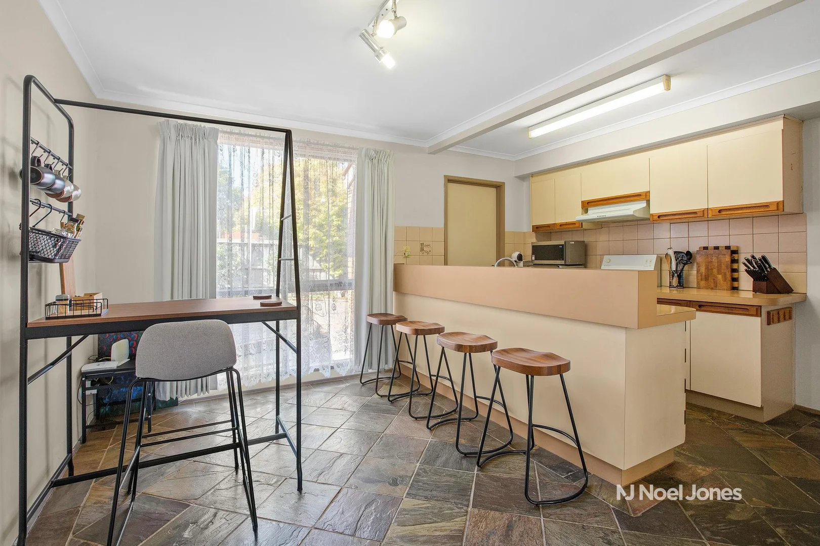 Additional image 4 of 3/300-304 Dorset Road, Croydon VIC 3136