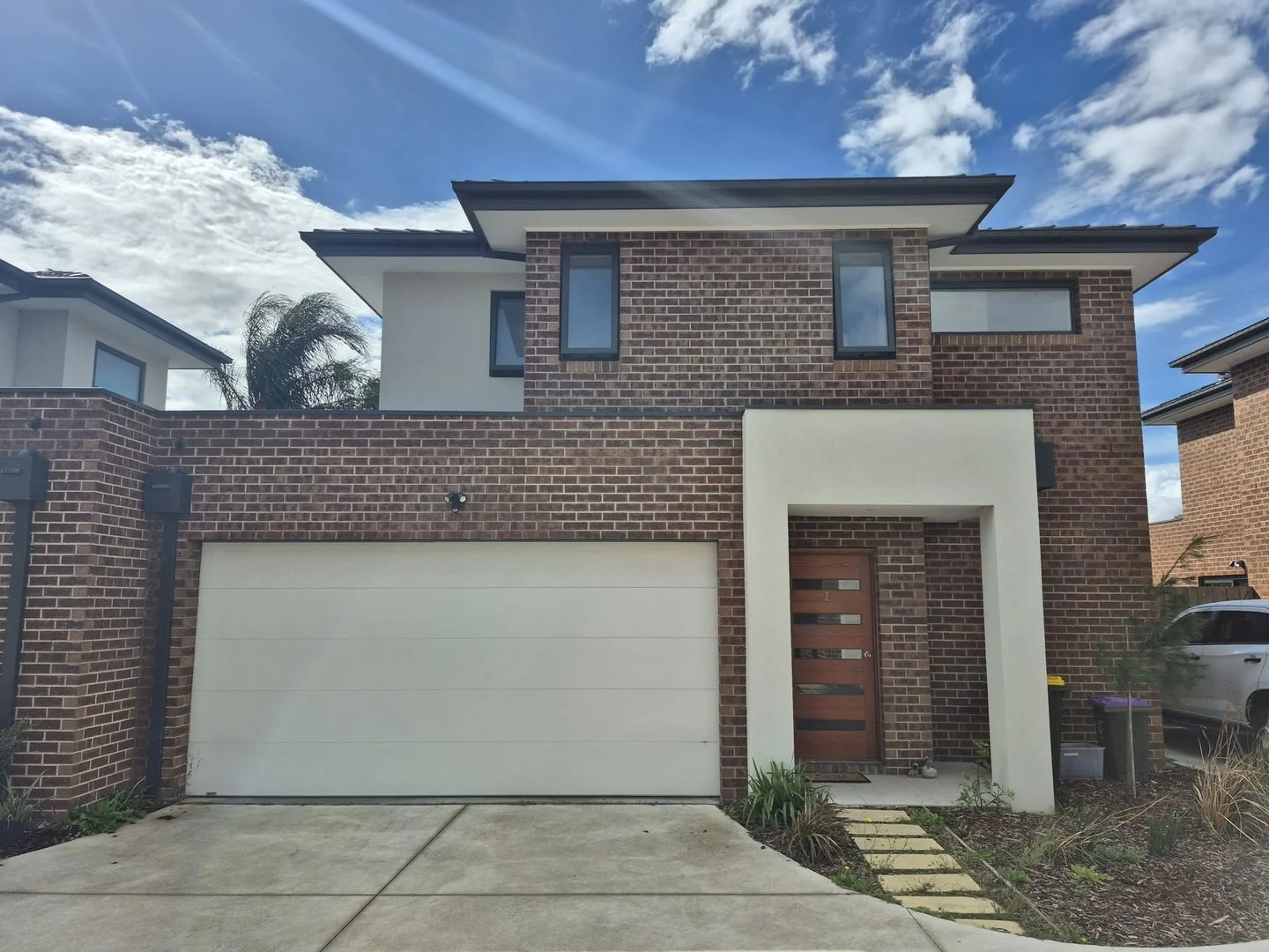 2/6 Wesley Cl, Skye VIC 3977