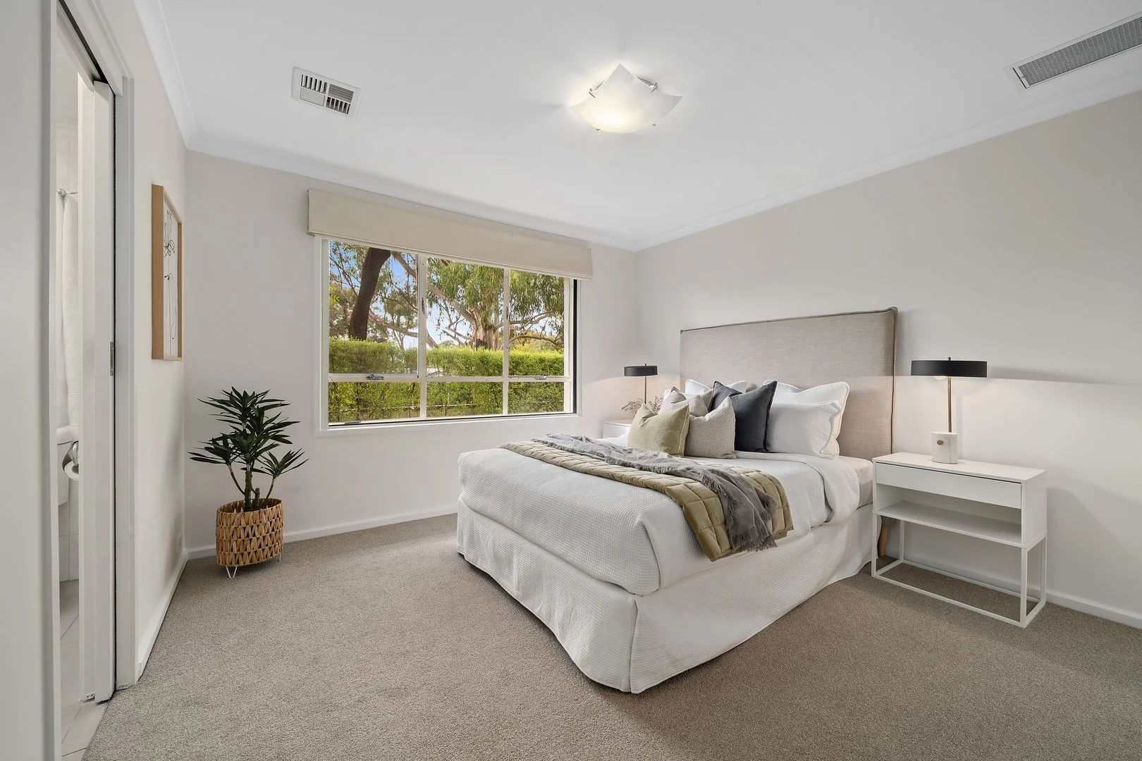 Additional image 13 of 1 Mirning Crescent, Aranda ACT 2614