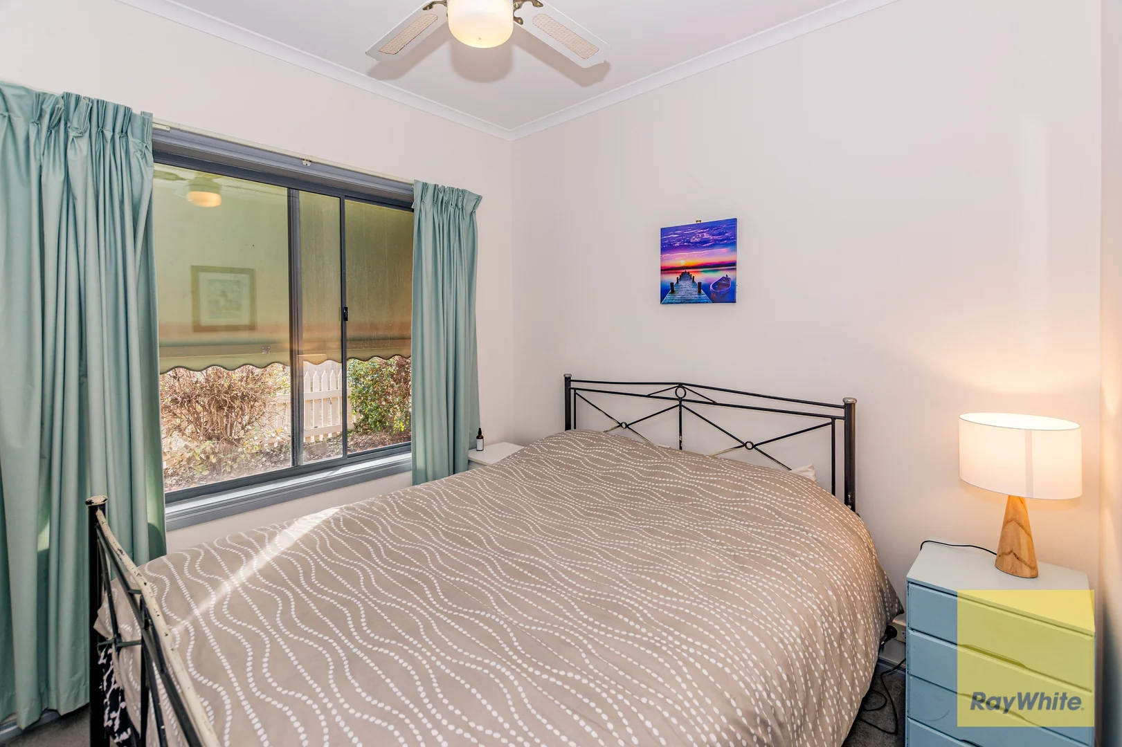 Additional image 6 of Foster VIC 3960