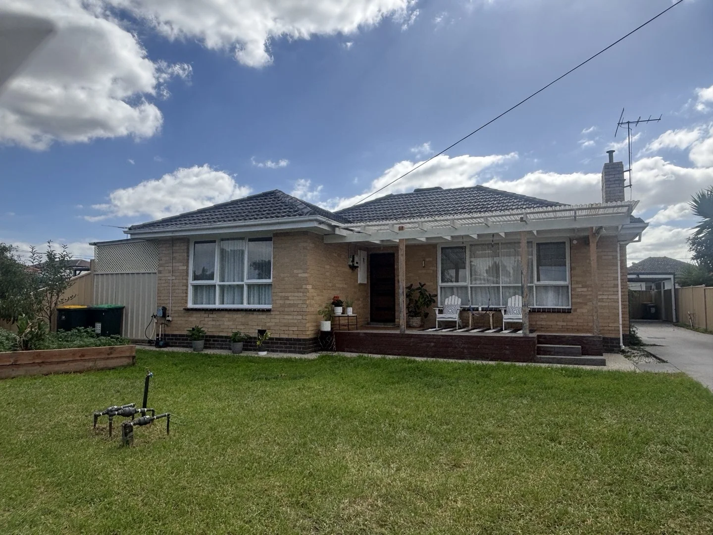 1/4 Runcorn Crescent, Deer Park VIC 3023
