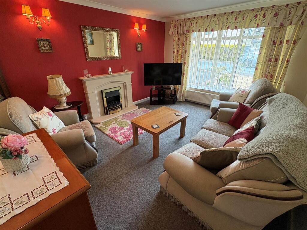 Oakleigh Avenue, Clayton, Bradford photo 2