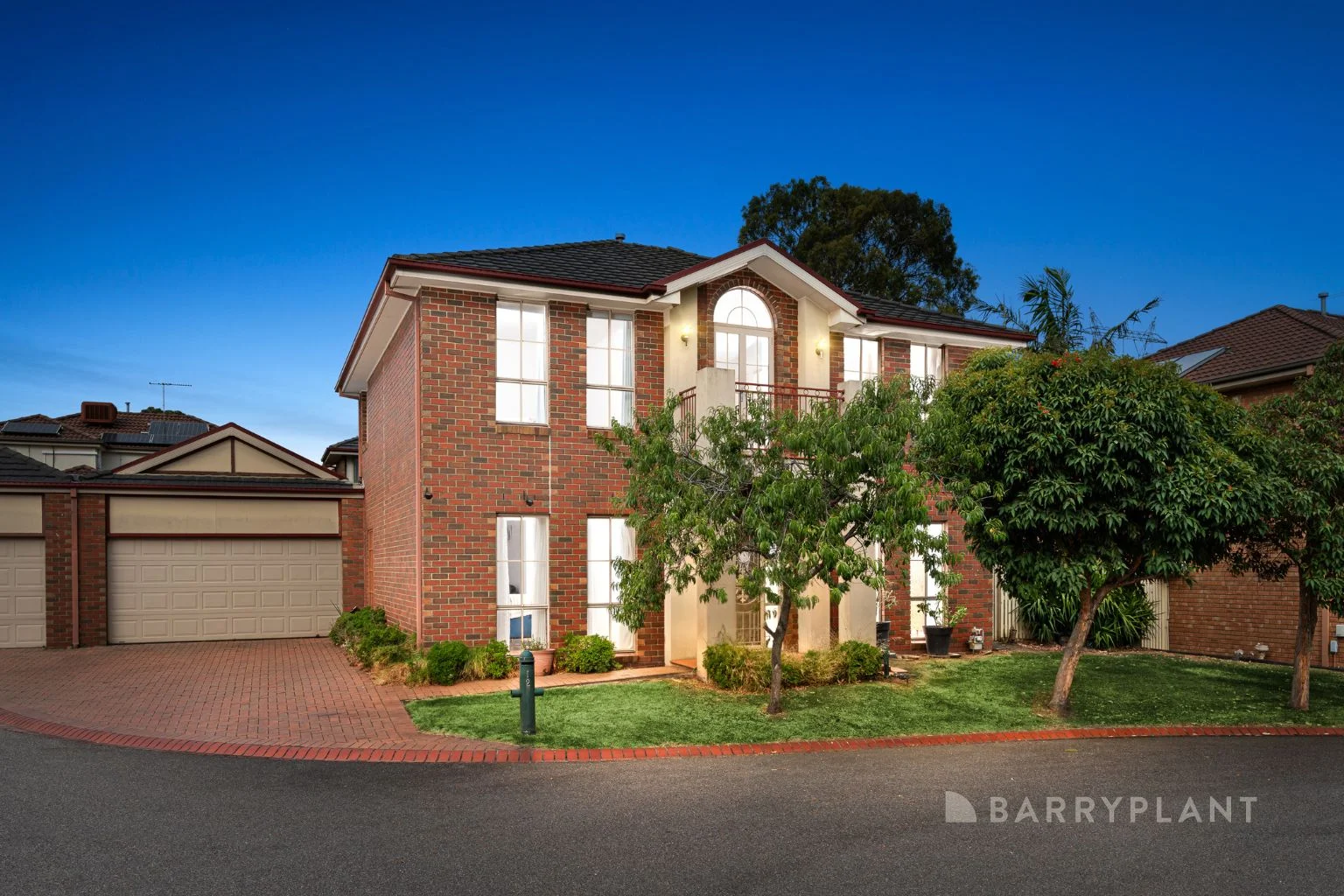 12 Hummingbird Place, South Morang VIC 3752