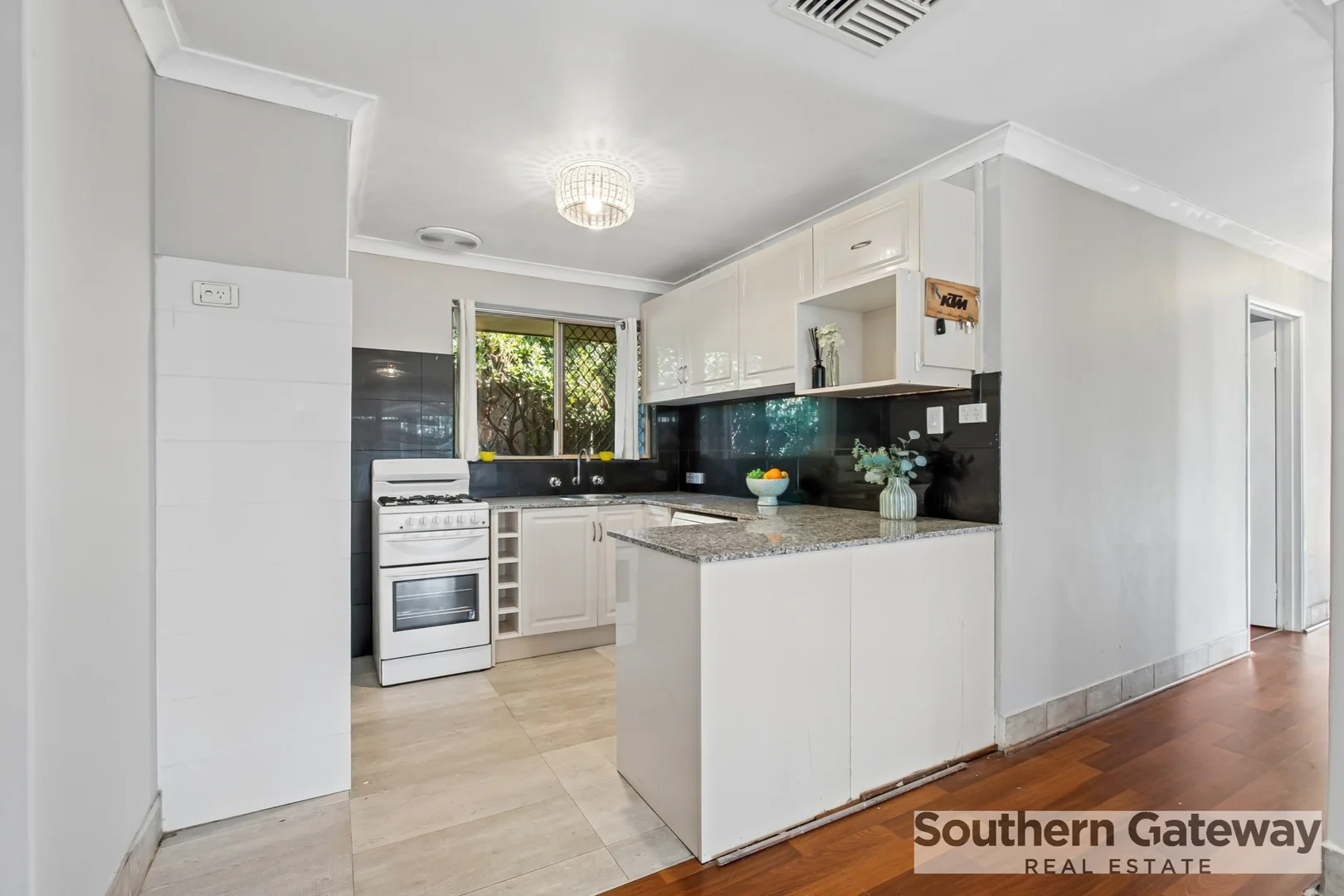 Additional image 3 of 22 Garrett Corner, Parmelia WA 6167