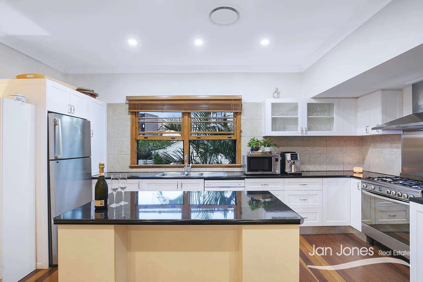 Additional image 11 of 1 Robert Street, Clontarf QLD 4019