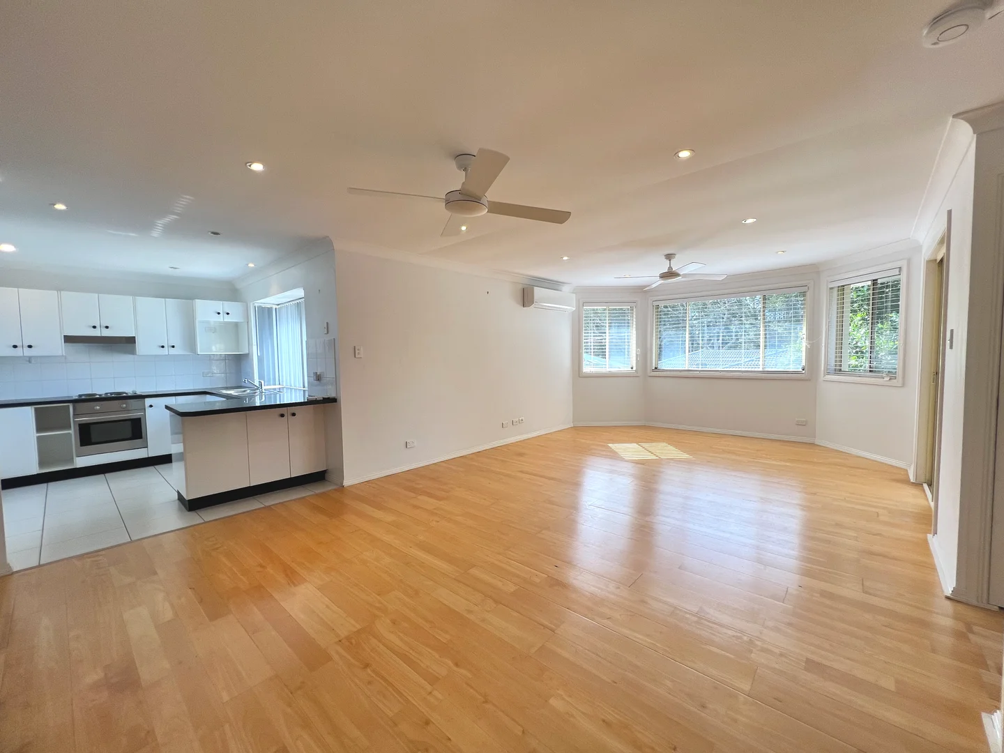 Additional image 2 of 3/2-4 Lake Street, Budgewoi NSW 2262