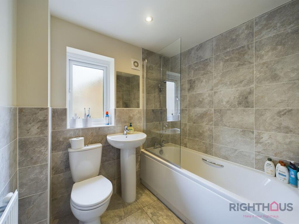 Additional image 11 of Meadow Walk Drive, Bradford, BD2