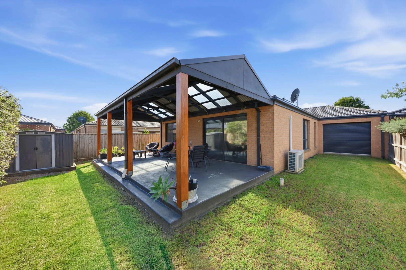 22 St Clair Avenue, Cranbourne West VIC 3977 photo 2