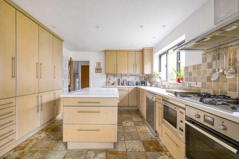 Exceptional position on Milton Lane in Wells, with outdoor pool and far-reaching views photo 4
