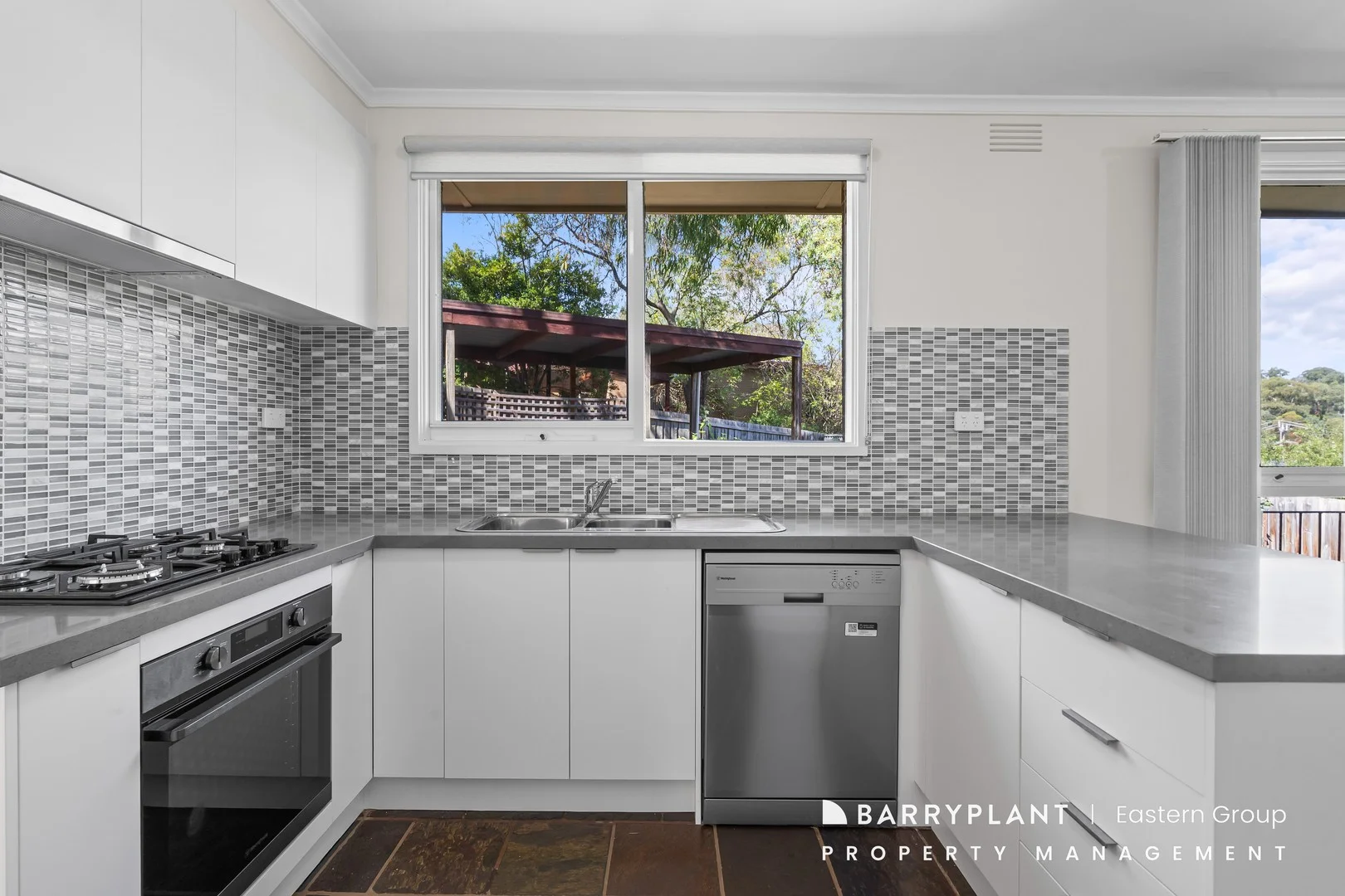 8 Renshaw Drive, Eltham VIC 3095