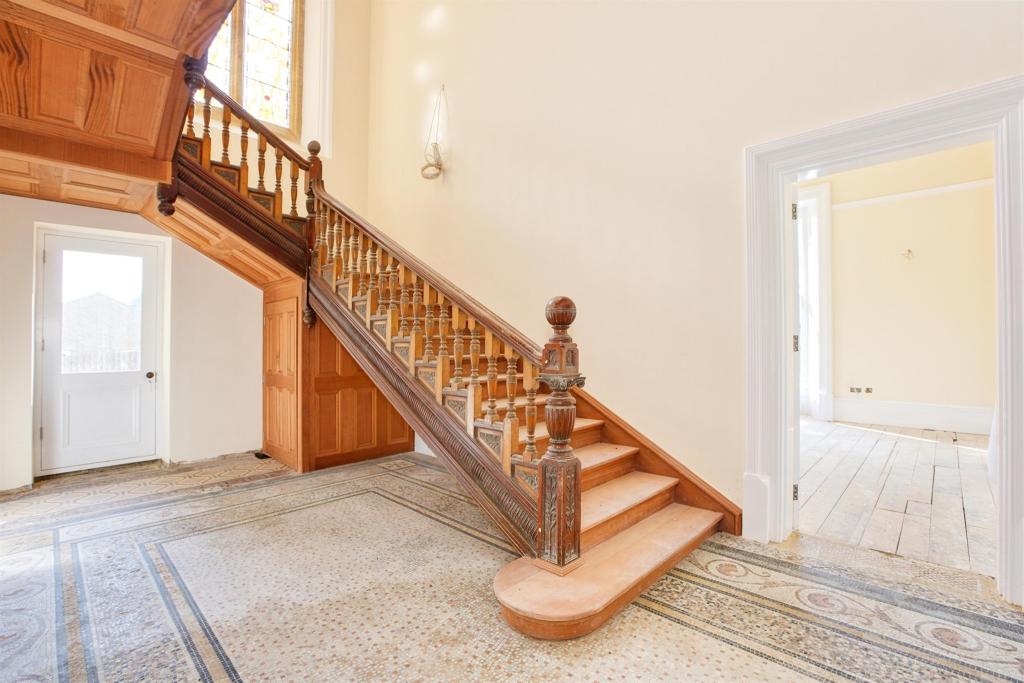 Priorygate Court, Castle Cary photo 5