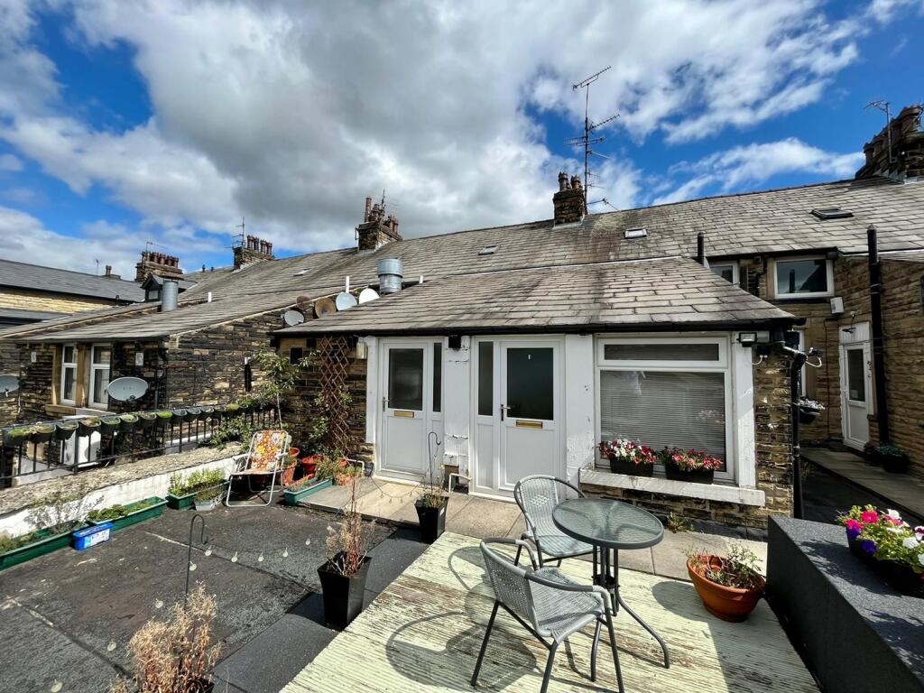 Bradford Road, Shipley, West Yorkshire, BD18