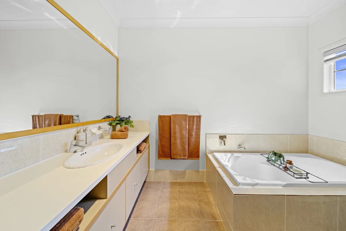 Additional image 26 of 126 Dunlin Drive, Burleigh Waters QLD 4220