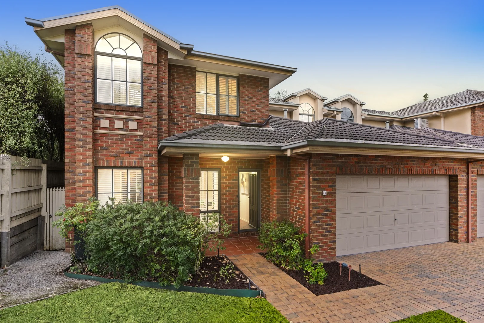 10 Conservatory Drive, Burwood VIC 3125