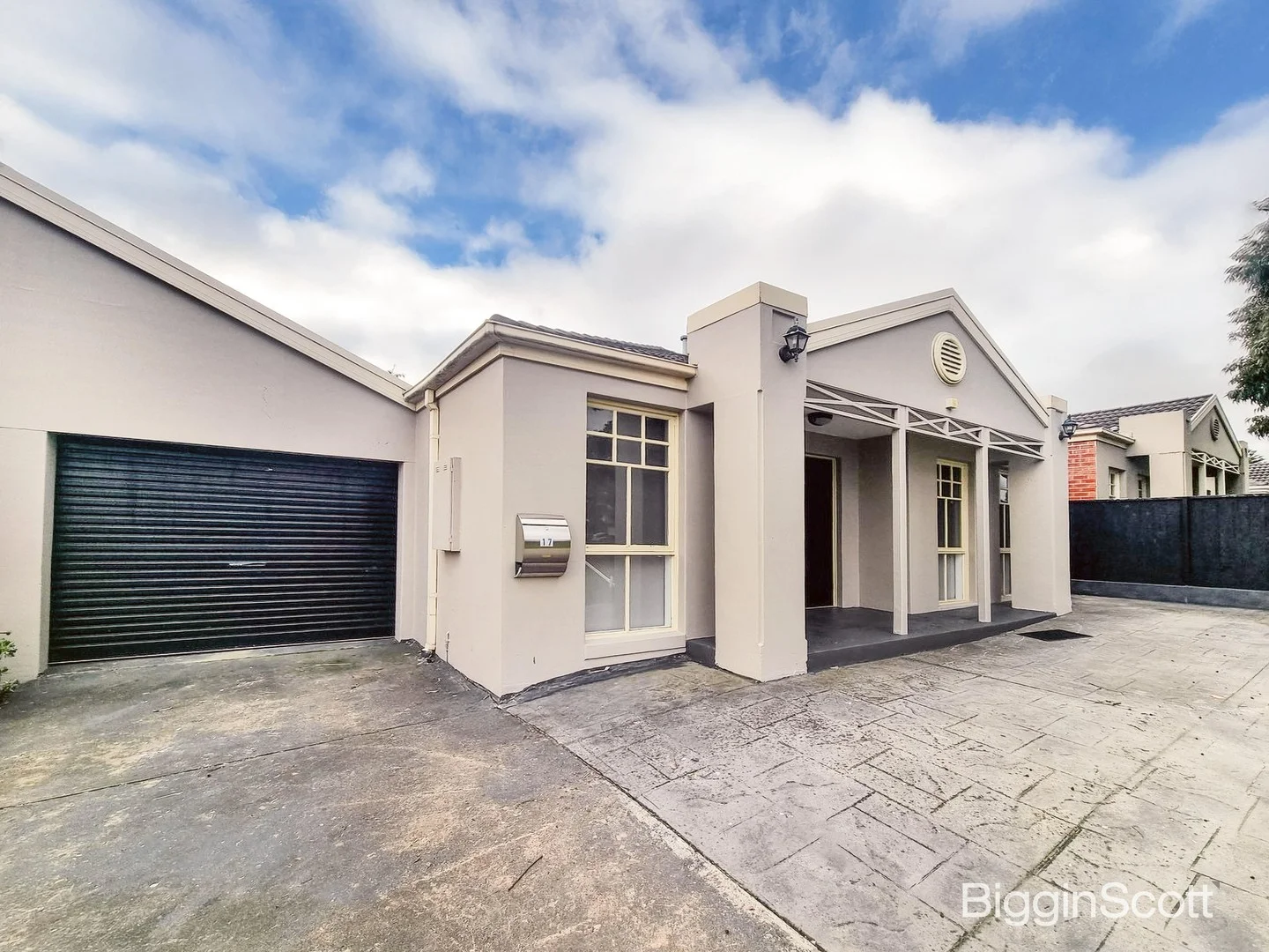 17 The Quadrangle, Glen Waverley VIC 3150