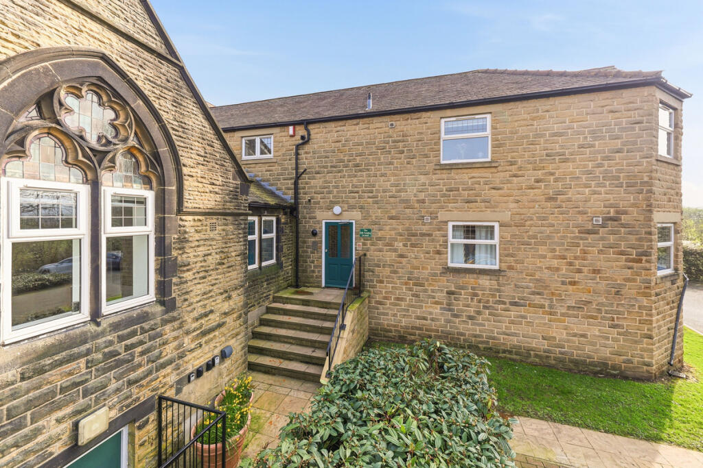 The Strone, Apperley Bridge, BD10 photo 2