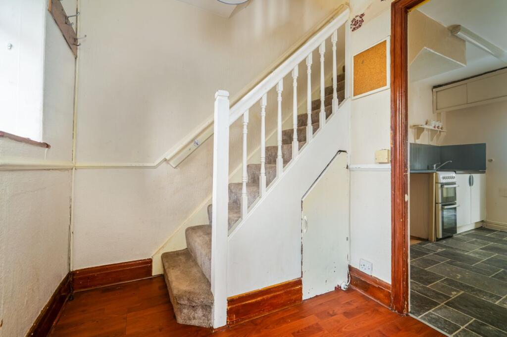 Additional image 10 of Threshfield Crescent, Birkenshaw