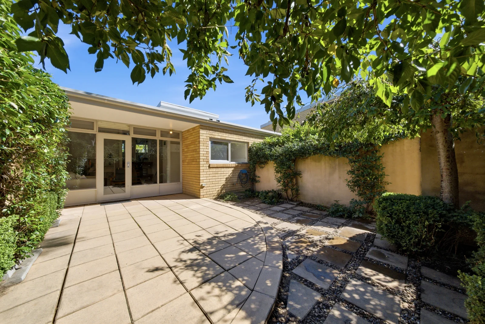 2/10 Edmondson Street, Campbell ACT 2612
