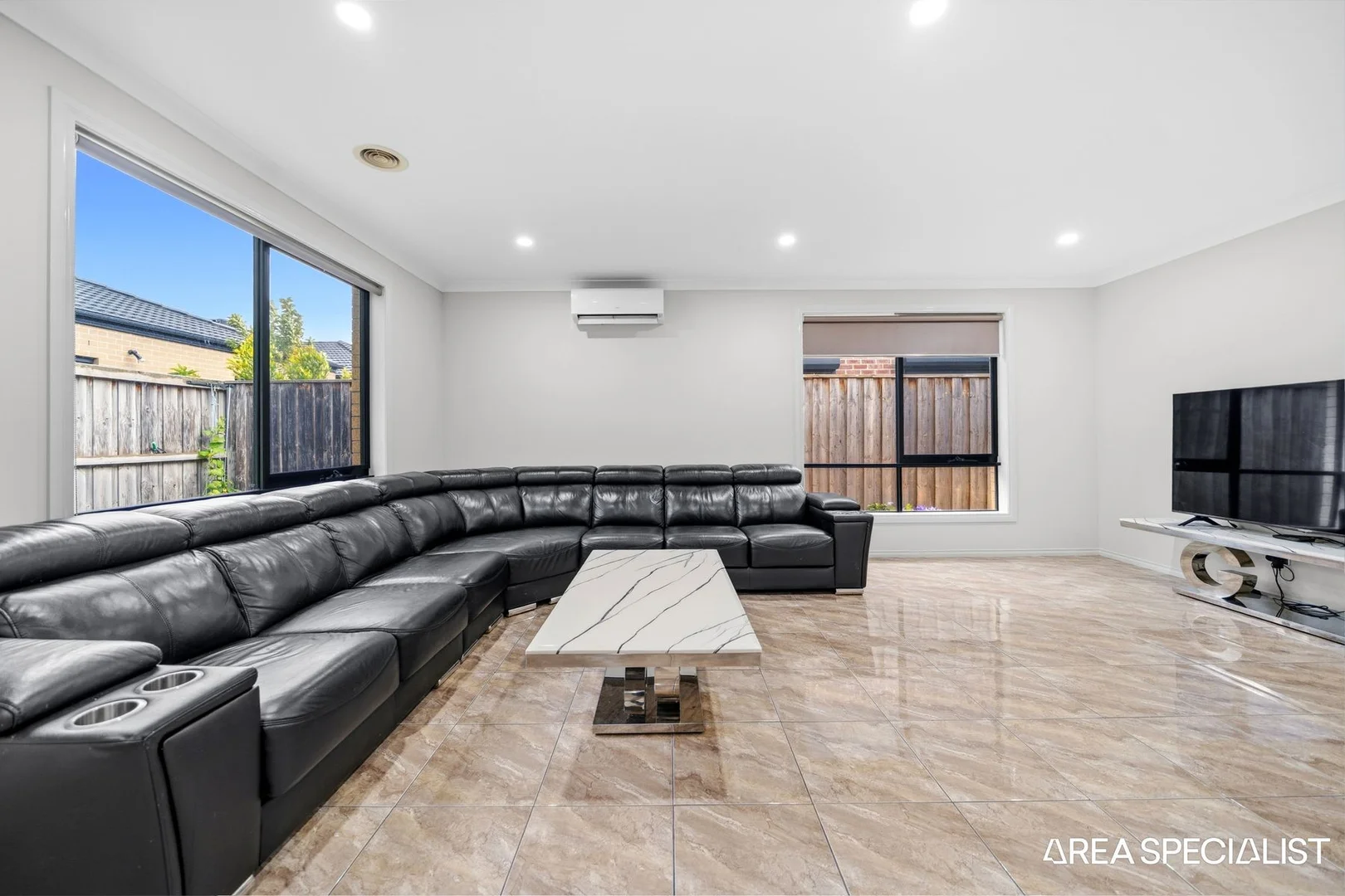 Additional image 4 of 8 Dalziell Crescent, Cranbourne North VIC 3977