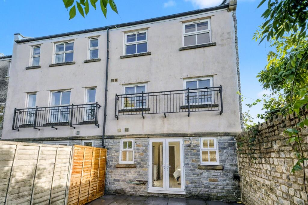 Additional image 24 of Central Wells, walking distance to all facilities