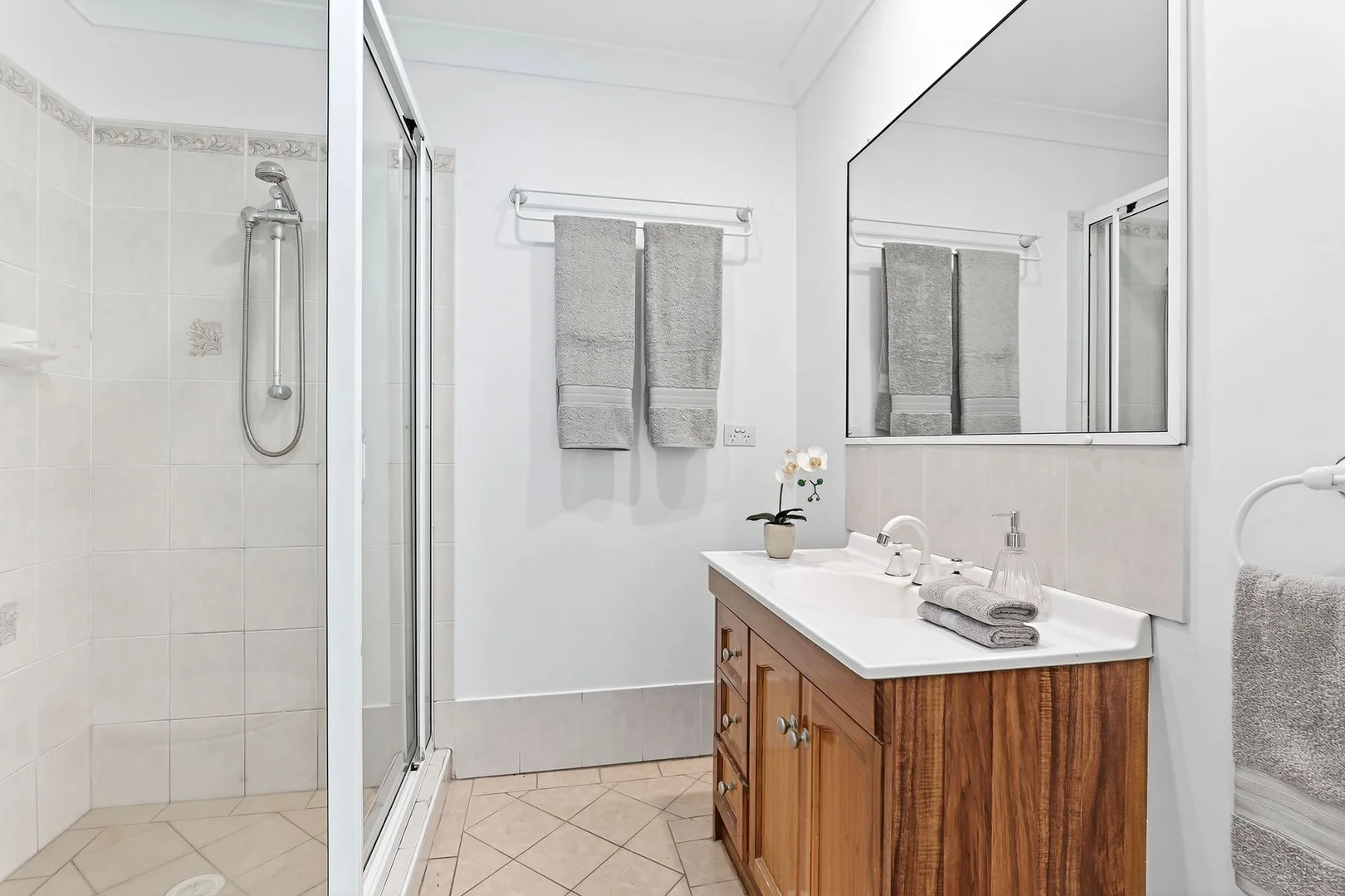 Additional image 7 of 1/11 Griffiths Road, McGraths Hill NSW 2756