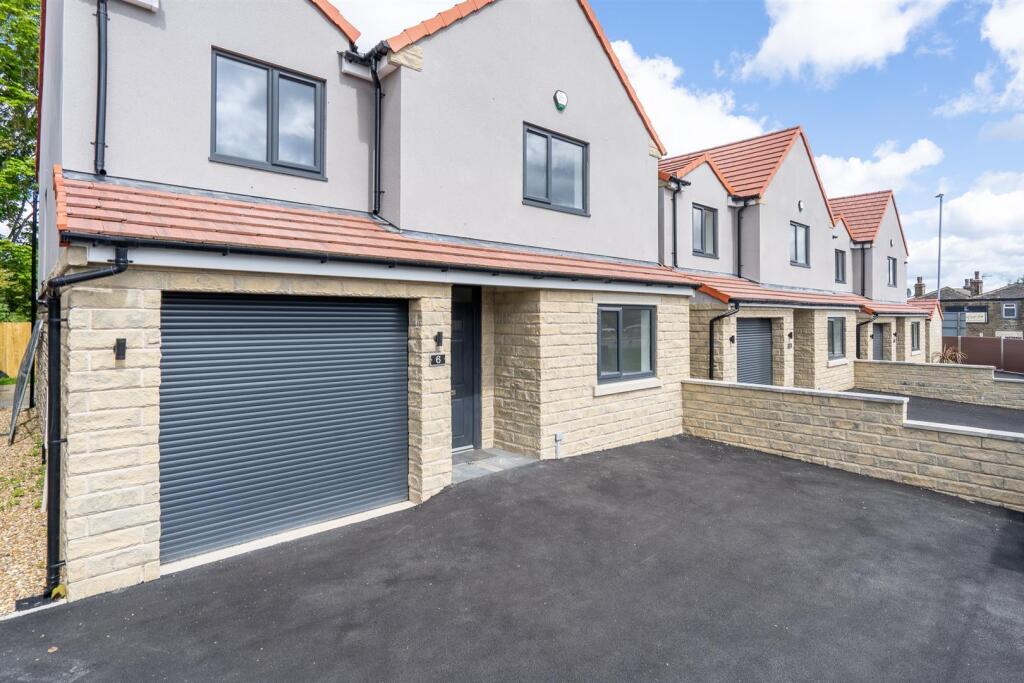 6 Highmoor Lane, Cleckheaton