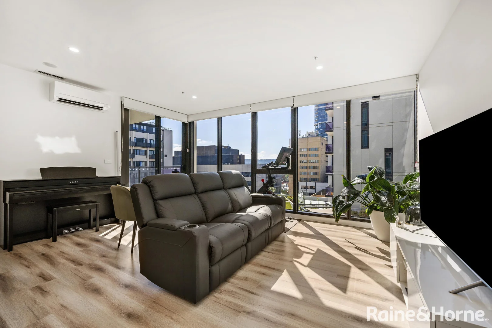 703/49 Furzer Street, Phillip ACT 2606 photo 3