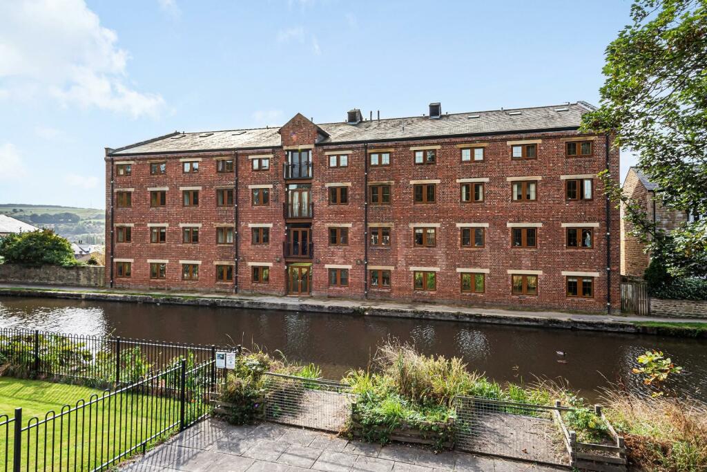Canal Road, Riddlesden, Keighley, West Yorkshire, UK, BD20