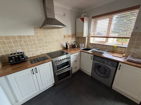 Ffynnon Wen, Swansea SA6