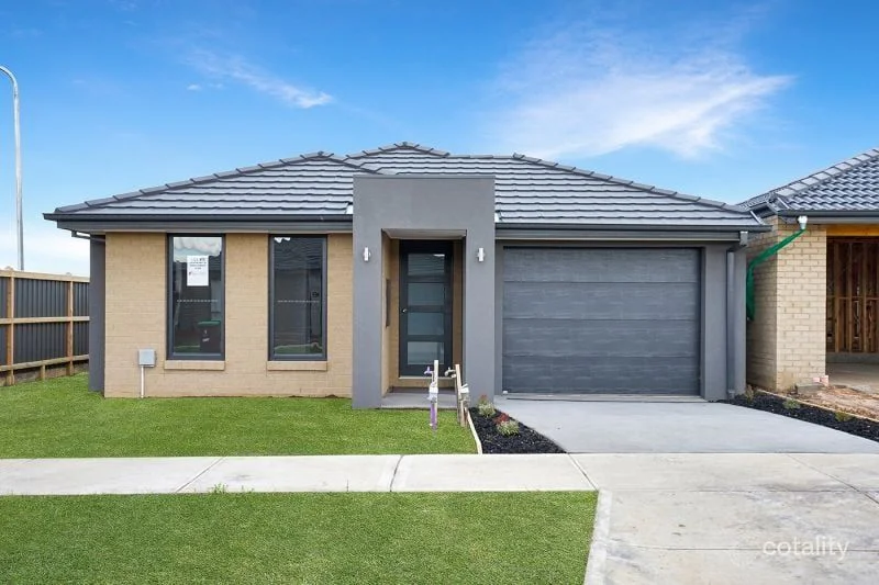 18 Wooli Avenue, Clyde VIC 3978