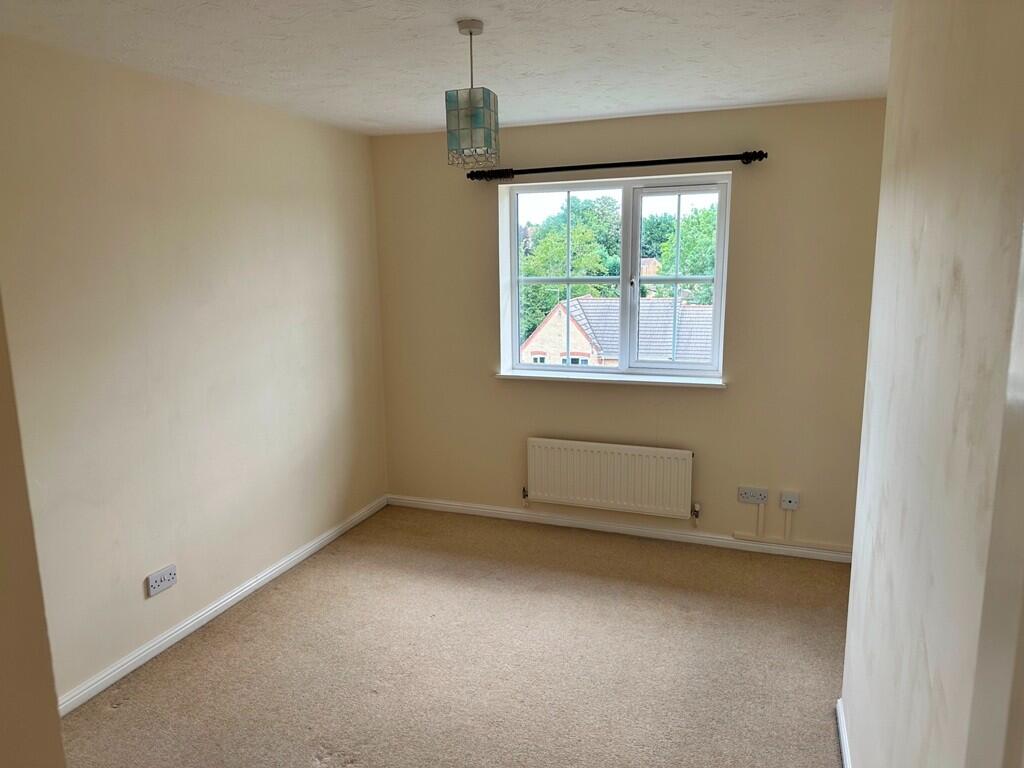 Plover Court, Yeovil photo 4