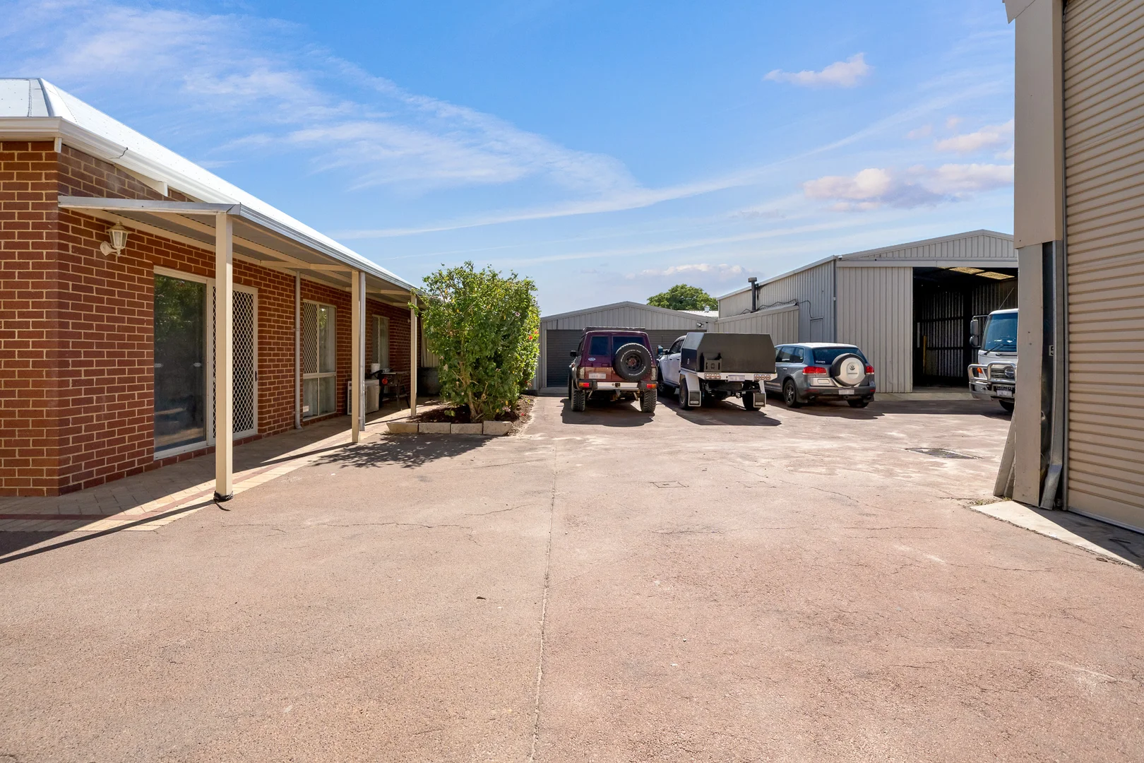 Additional image 22 of 8 Carpenteria Crescent, Kenwick WA 6107